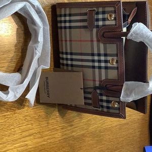 Burberry Title Vintage Check Tote Bag